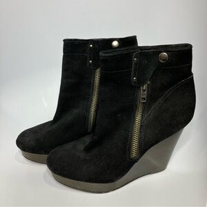 Coach black suede platform wedge booties women’s size‎ 9.5 double zipper closure